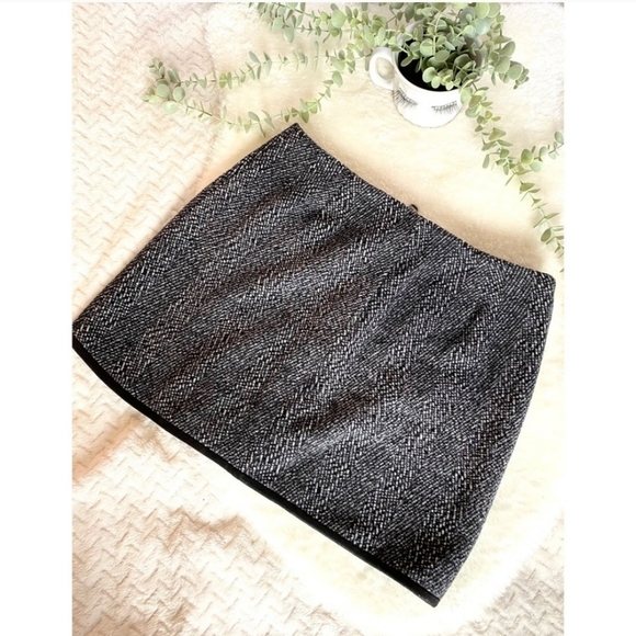 Highline Collective business casual skirt - Picture 2 of 5